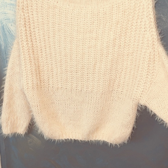 NWT Bluivy Sweater Top Size: Small - Picture 2 of 3